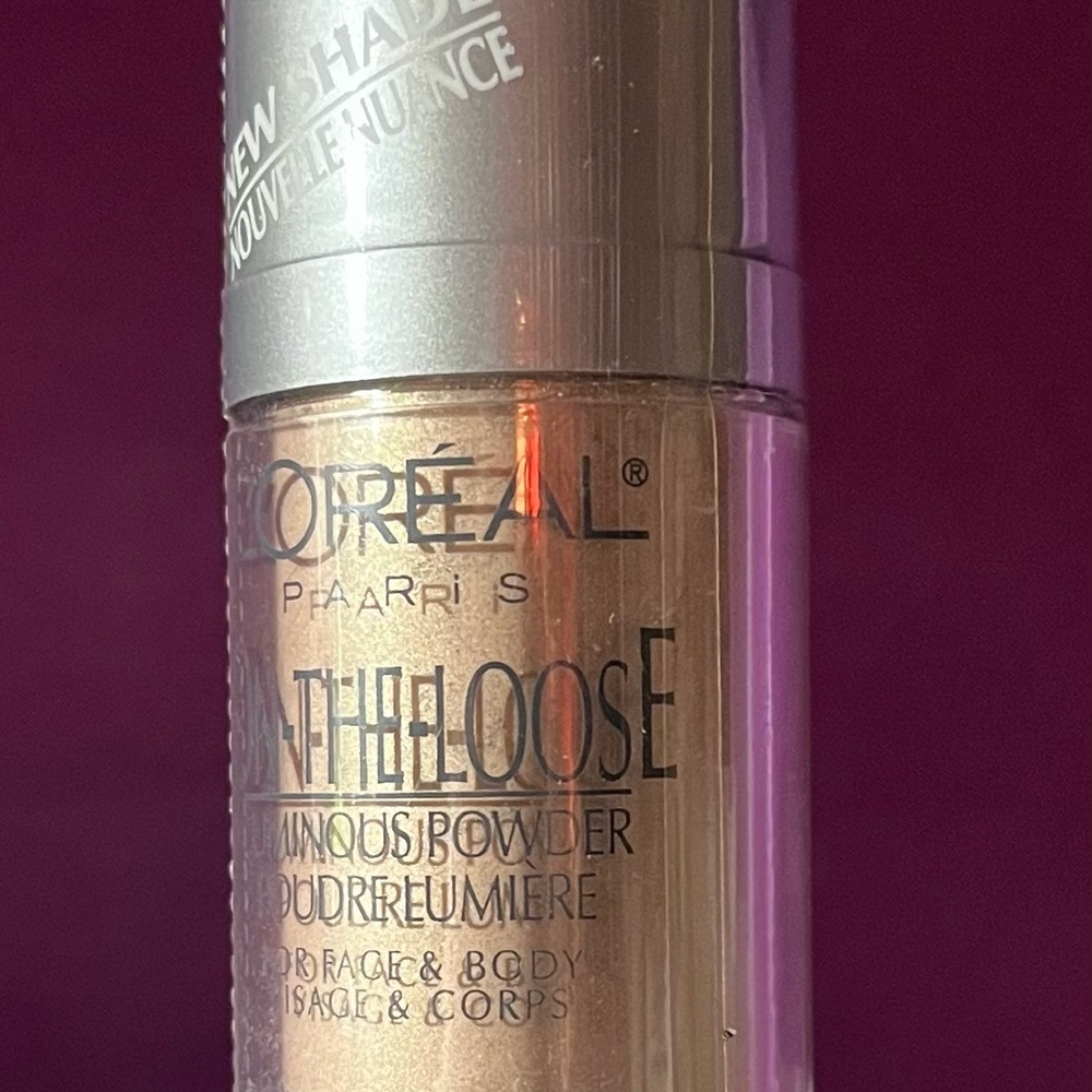 L'Oréal Paris - Bronze Luminous Powder - “ON THE LOOSE”